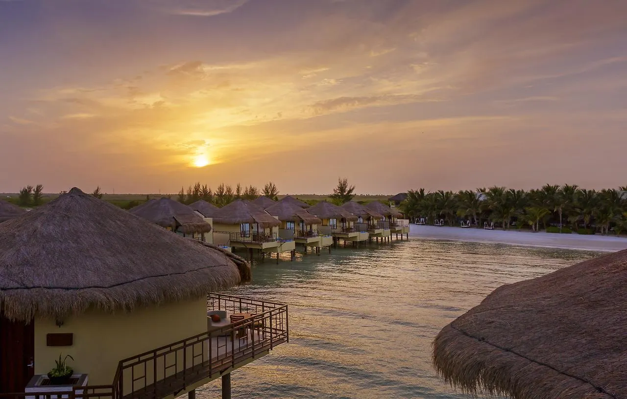 Palafitos Overwater Bungalows Catamaran, Cenote & More Inclusive (Adults Only) Playa del Carmen México