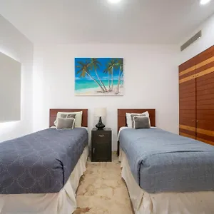 Beachfront Penthouse With 3 Bedrooms & Ocean View - Nubes Сasa de vacaciones